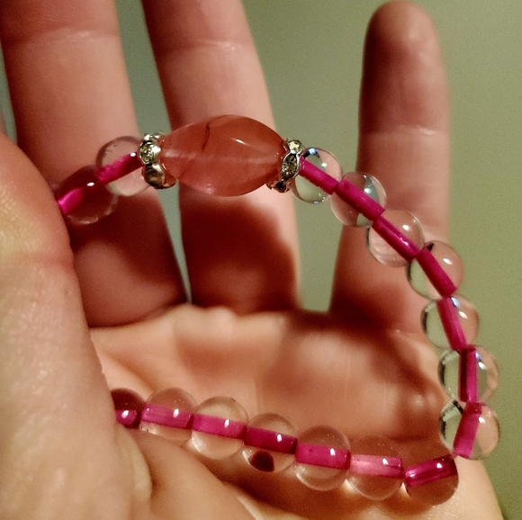 New White Crystal Ball Red Cherry Quartz Bracelet. - Picture 5 of 6